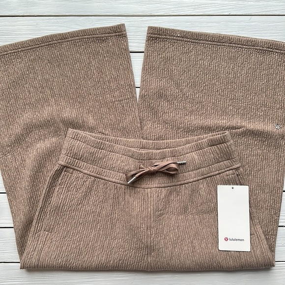 NWT Lululemon Retreat Yourself Wide Leg Crop Pant in Heathered Soft Sand sz 6 - Picture 7 of 10